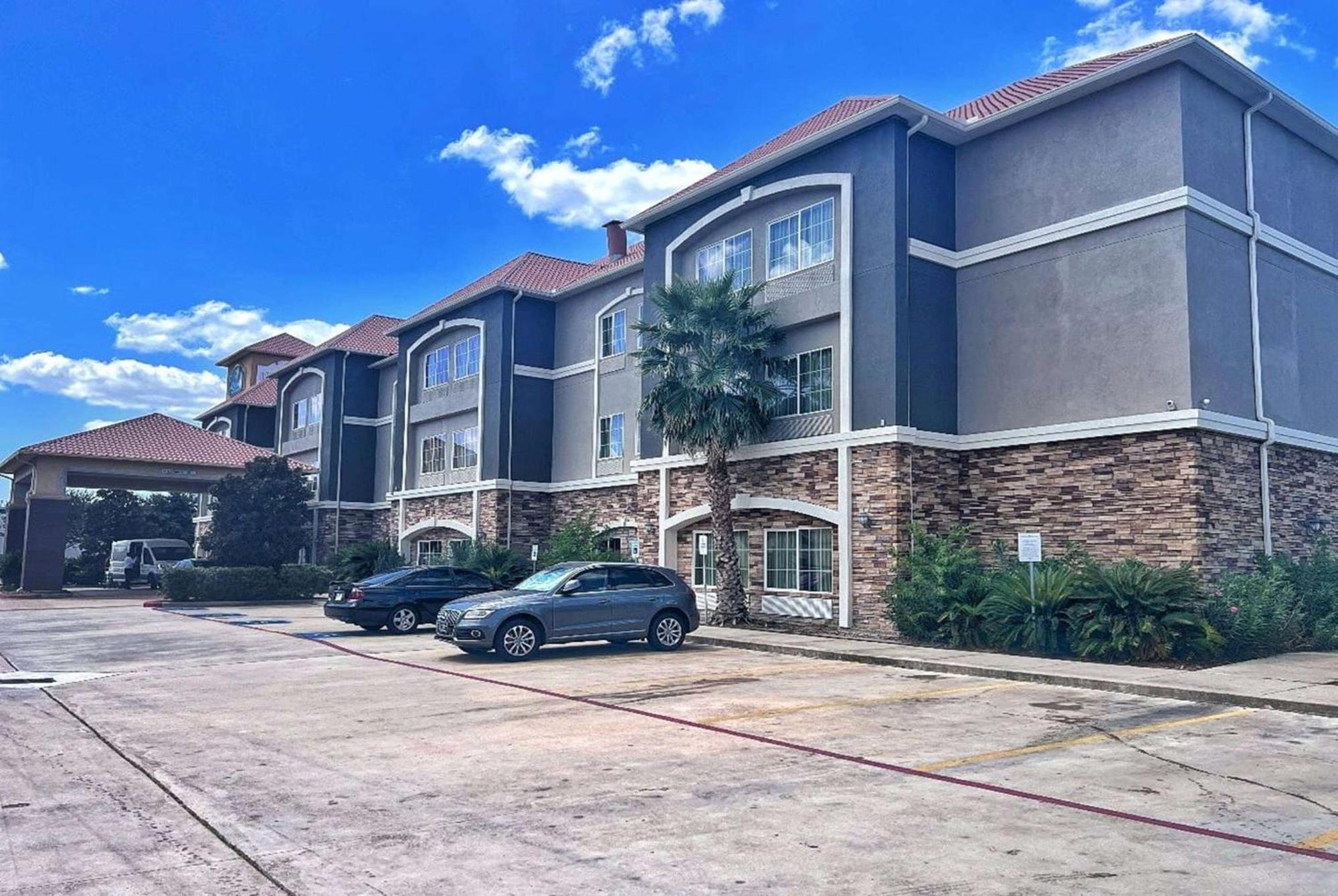 La Quinta By Wyndham Houston Energy Corridor Hotel Exterior photo
