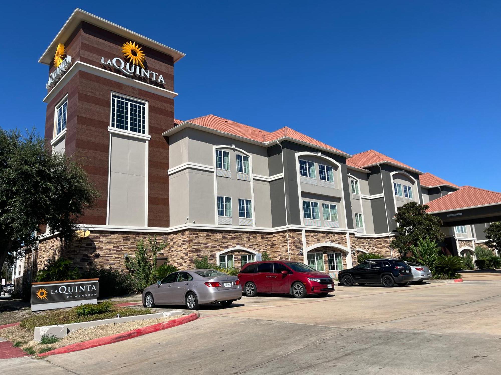 La Quinta By Wyndham Houston Energy Corridor Hotel Exterior photo