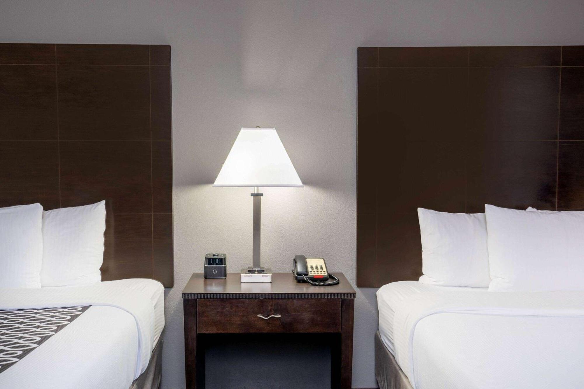 La Quinta By Wyndham Houston Energy Corridor Hotel Exterior photo