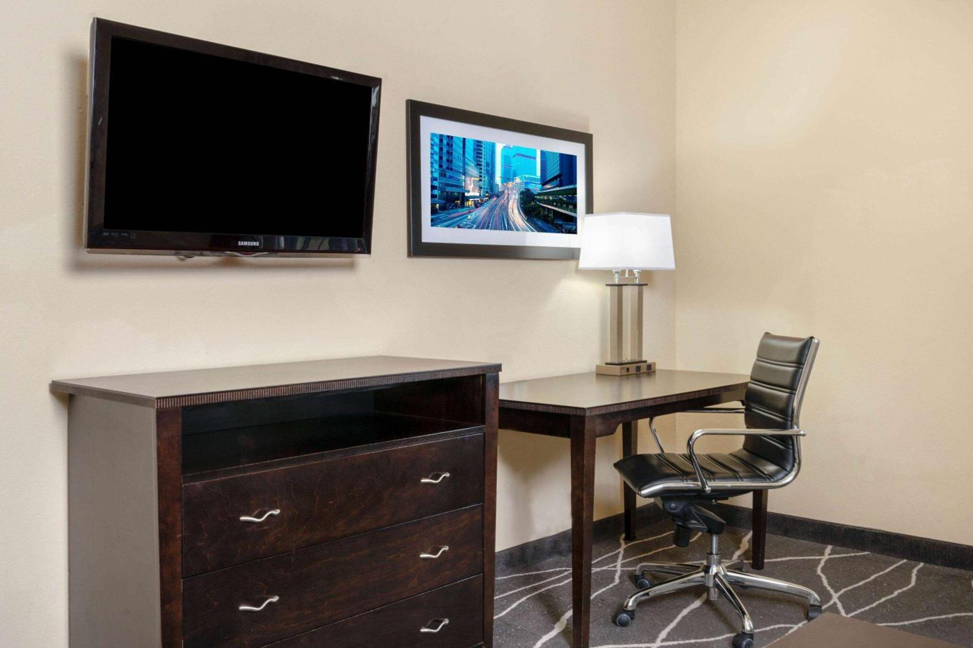 La Quinta By Wyndham Houston Energy Corridor Hotel Exterior photo