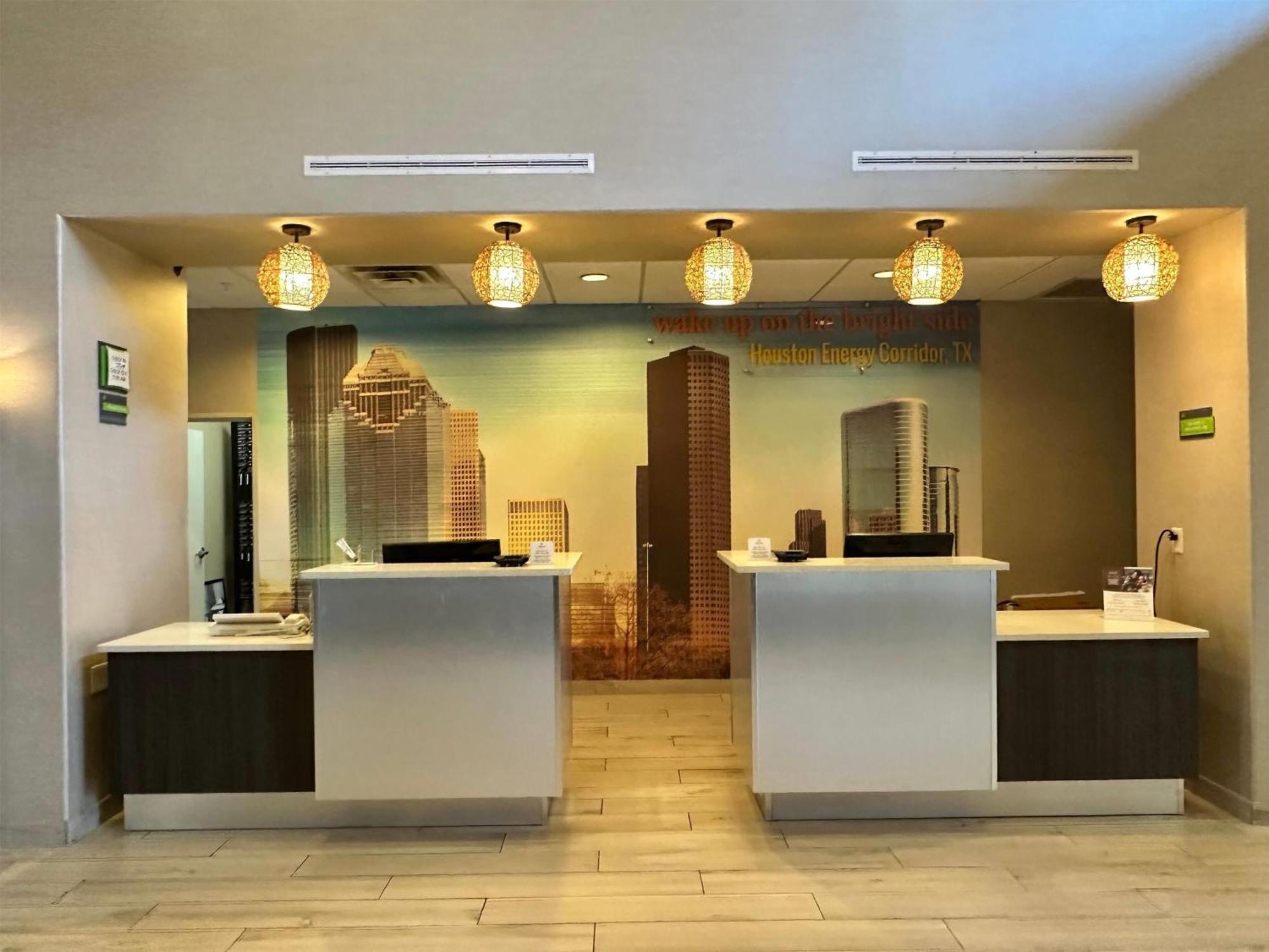 La Quinta By Wyndham Houston Energy Corridor Hotel Exterior photo